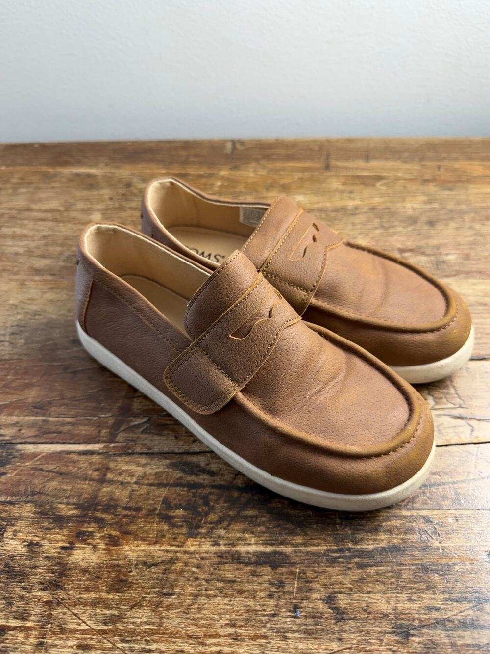 Tom's Youth Brown loafers size 1.5